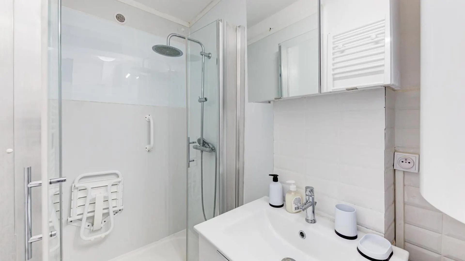 Le Central - Chambre Privative Avec Salon Et Terrasse Privee Hotel Toulouse 0*,